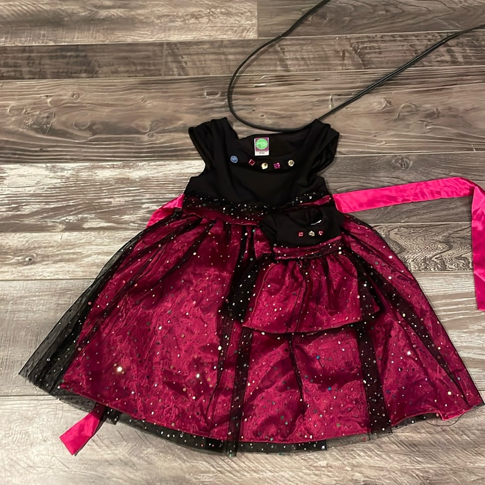 Girls holiday dress one for her and her doll. Fits American girl size doll